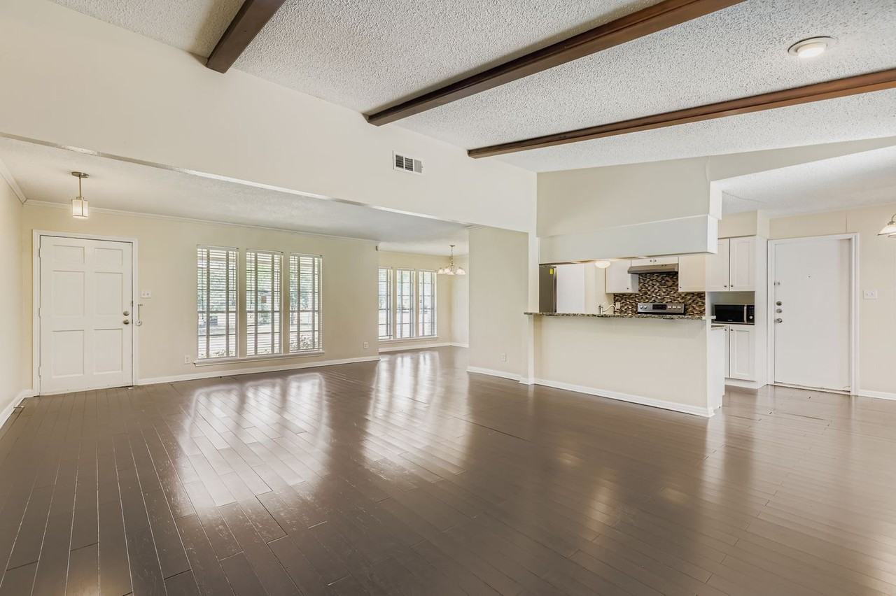 5313 Basswood Ln - Photo 6 of 34