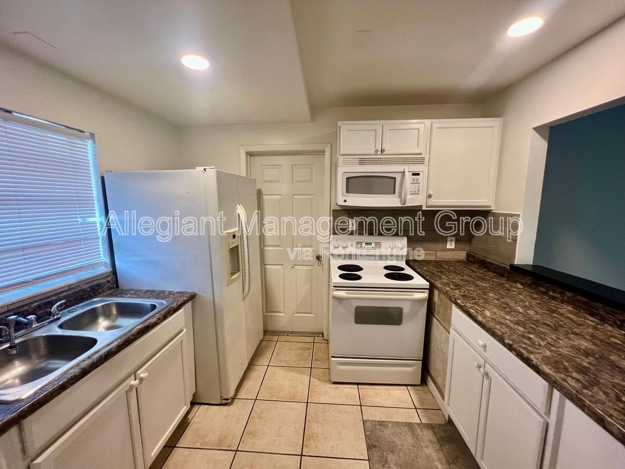 624 Royalty Ct #A - Photo 3 of 11