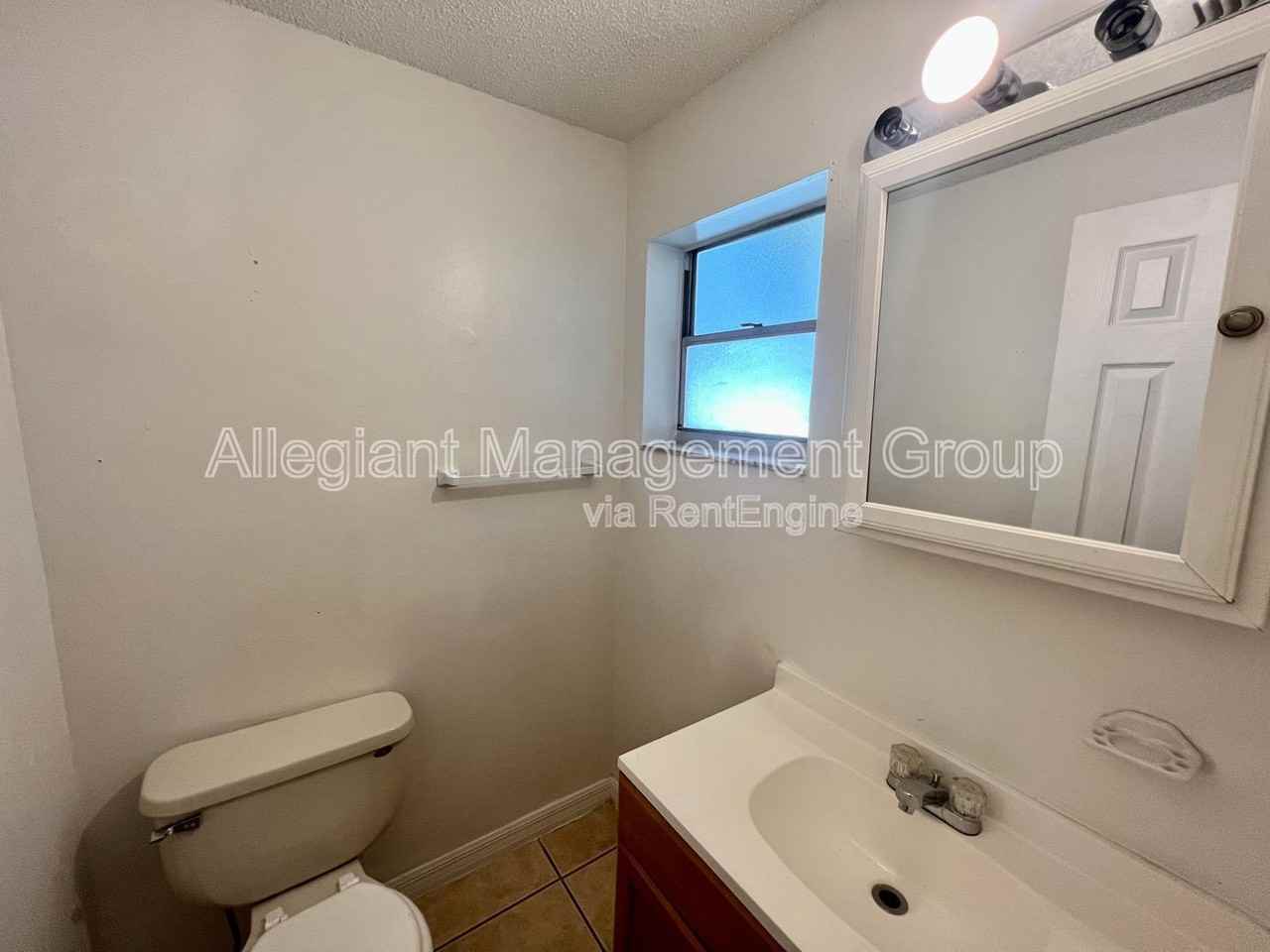 624 Royalty Ct #A - Photo 5 of 11