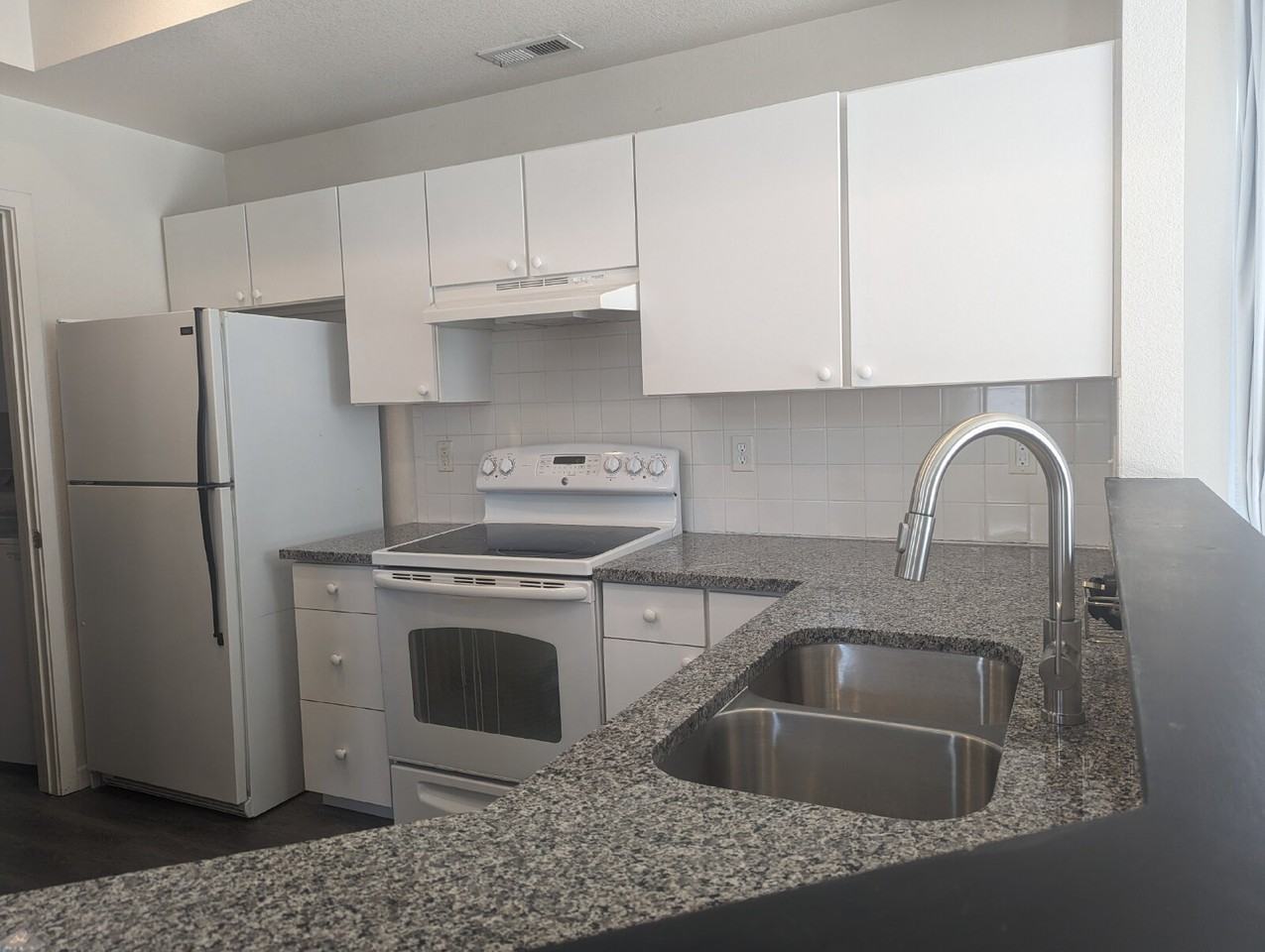746 Arrowood St - Photo 4 of 14