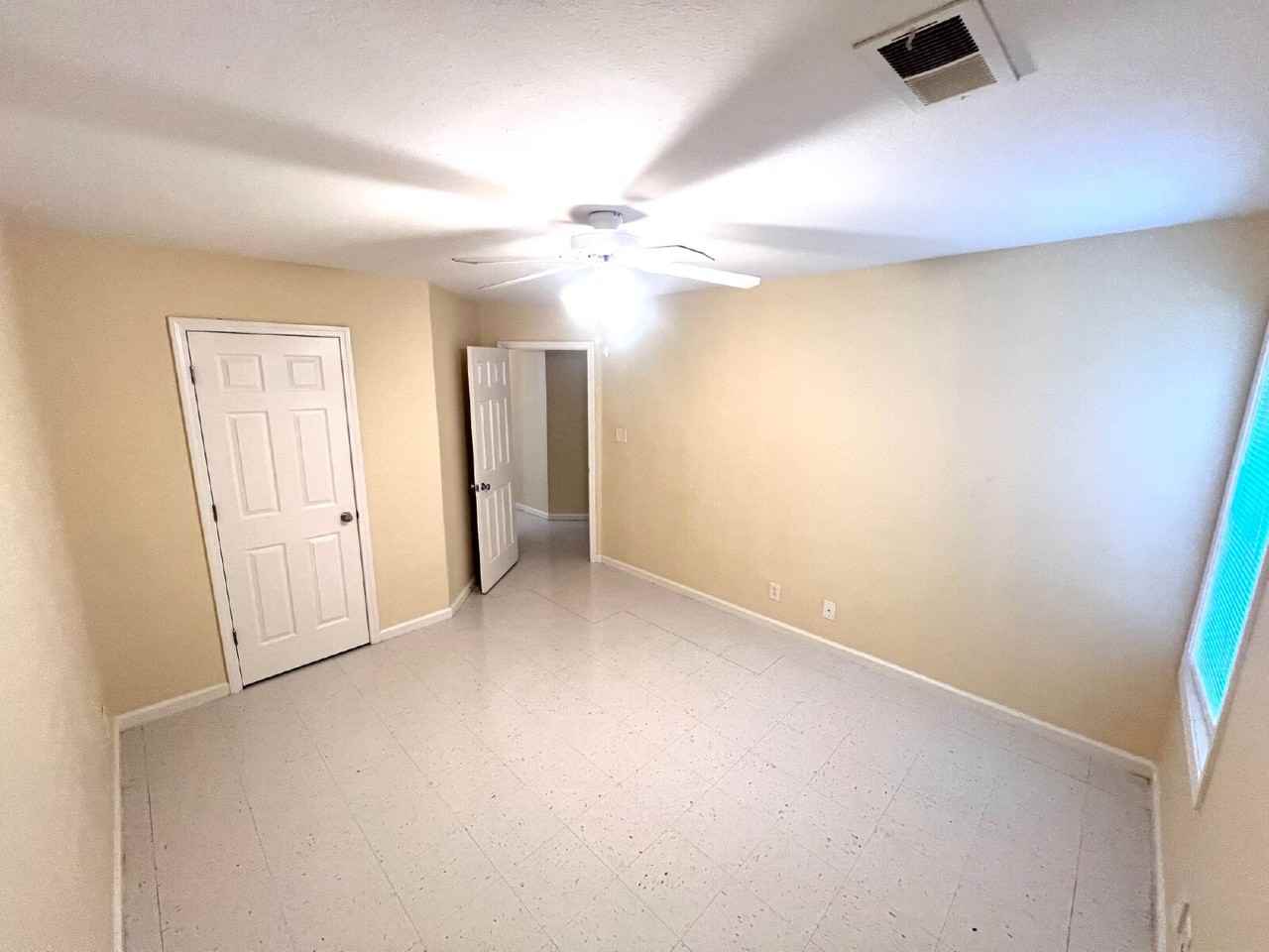 9103-4E Pembroke Rd - Photo 7 of 10