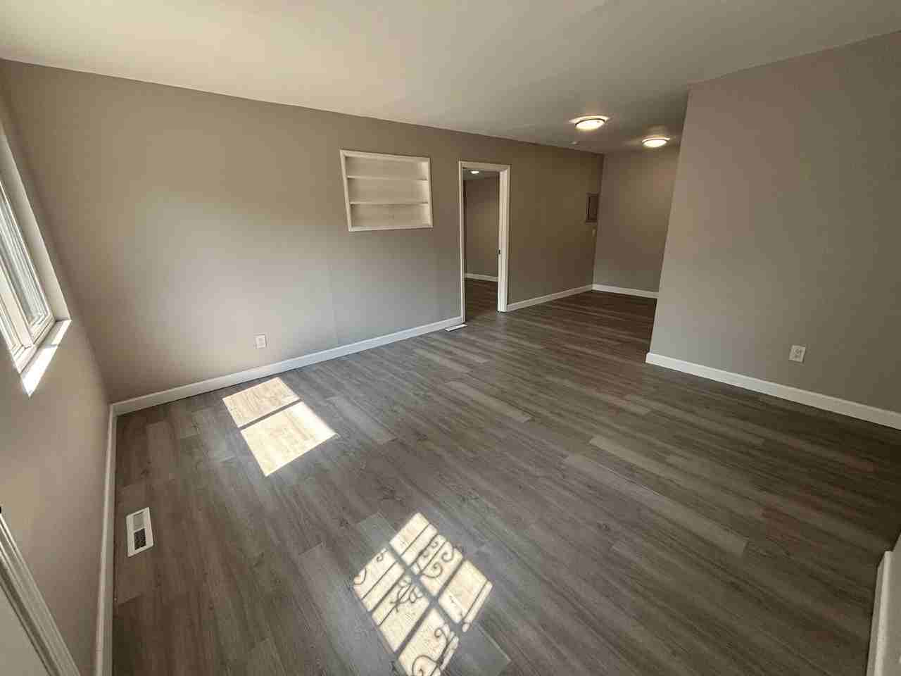 2339 Marshalltown Ln - Photo 2 of 8