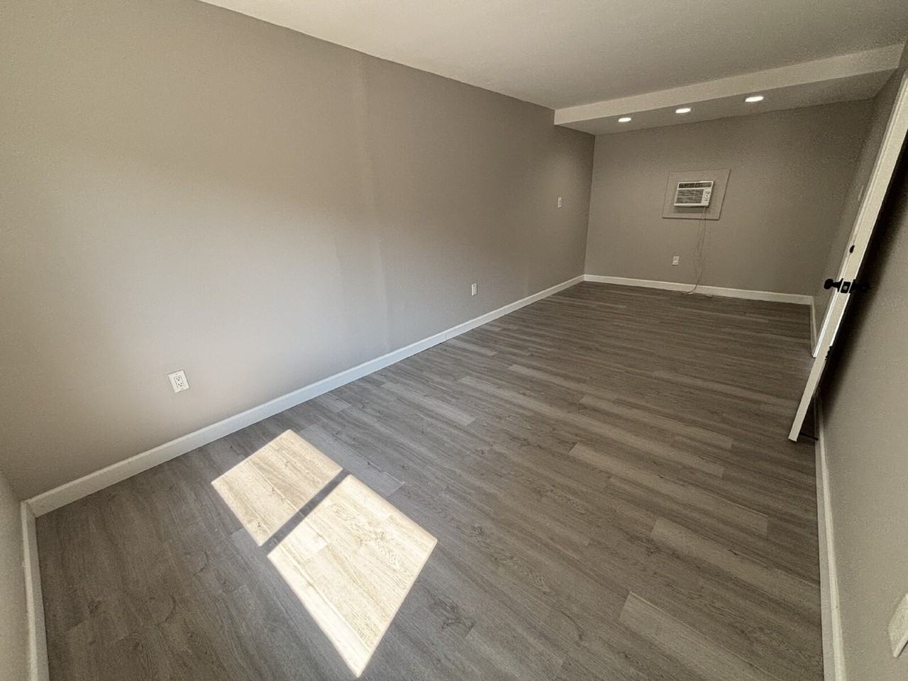 2339 Marshalltown Ln - Photo 3 of 8