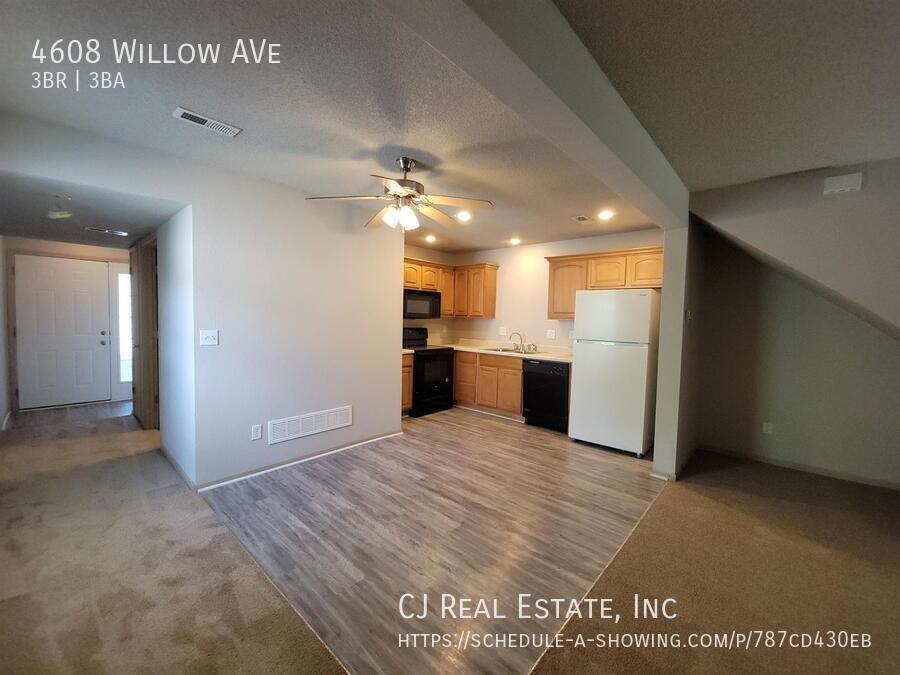 4608 Willow Ave - Photo 2 of 11