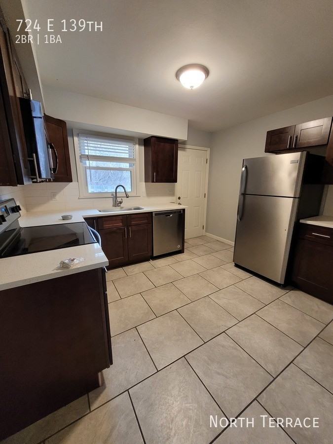 724 E 139th St - Photo 2 of 21