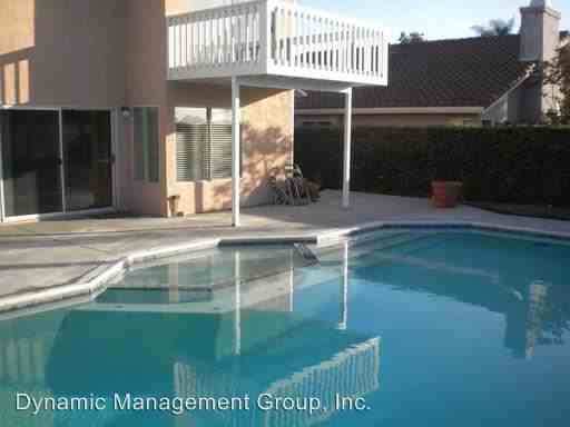 1755 Hampton Ct - Photo 3 of 10