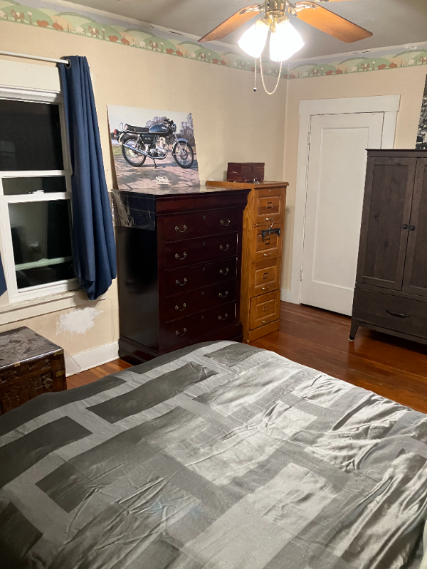 1370 Mckendrie St - Photo 3 of 11