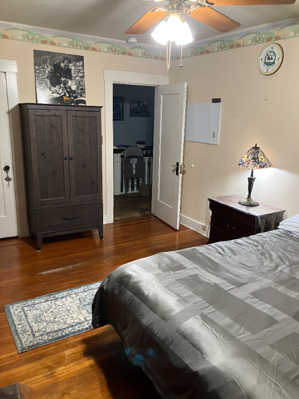 1370 Mckendrie St - Photo 4 of 11