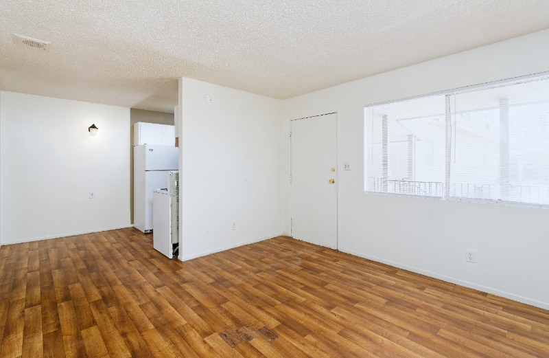 535 W Barnard St - Photo 5 of 6