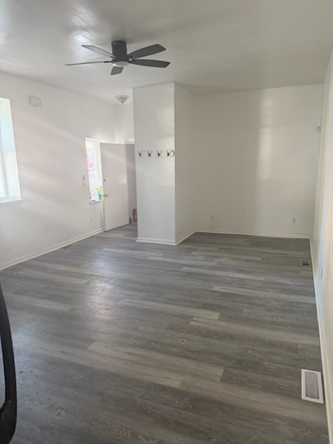 401 S Jackson St #A - Photo 2 of 18