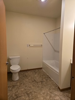 525 10th St W - Photo 5 of 10