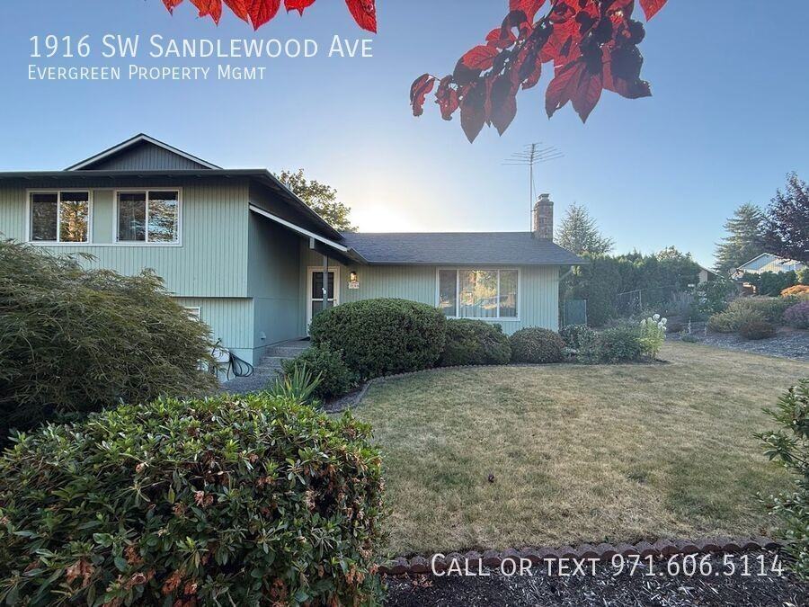 1916 Sw Sandlewood Ave - Photo 2 of 47