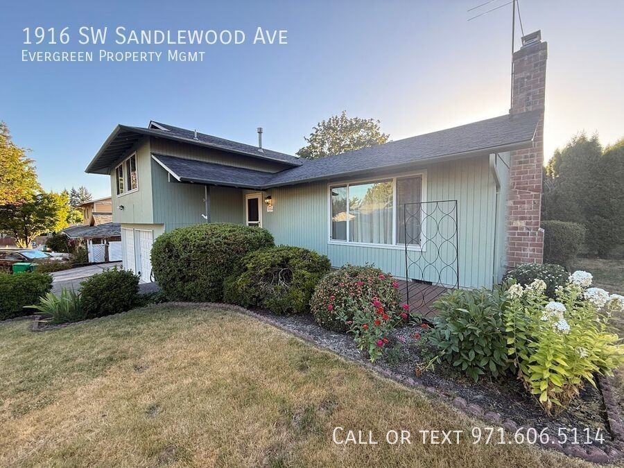 1916 Sw Sandlewood Ave - Photo 3 of 47