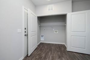 featured image of 2727 Royal Ln