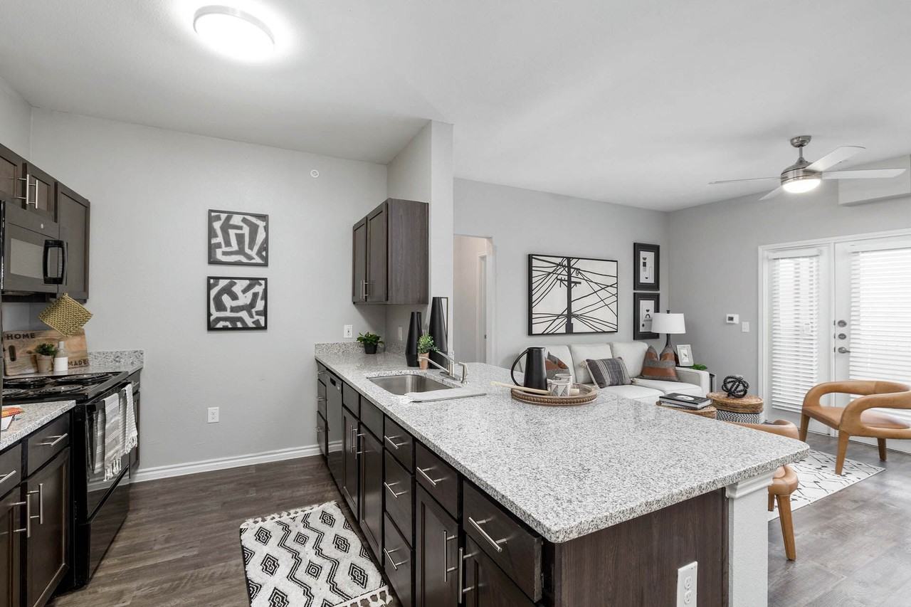 The Standard at Royal Lane - Photo 6 of 27