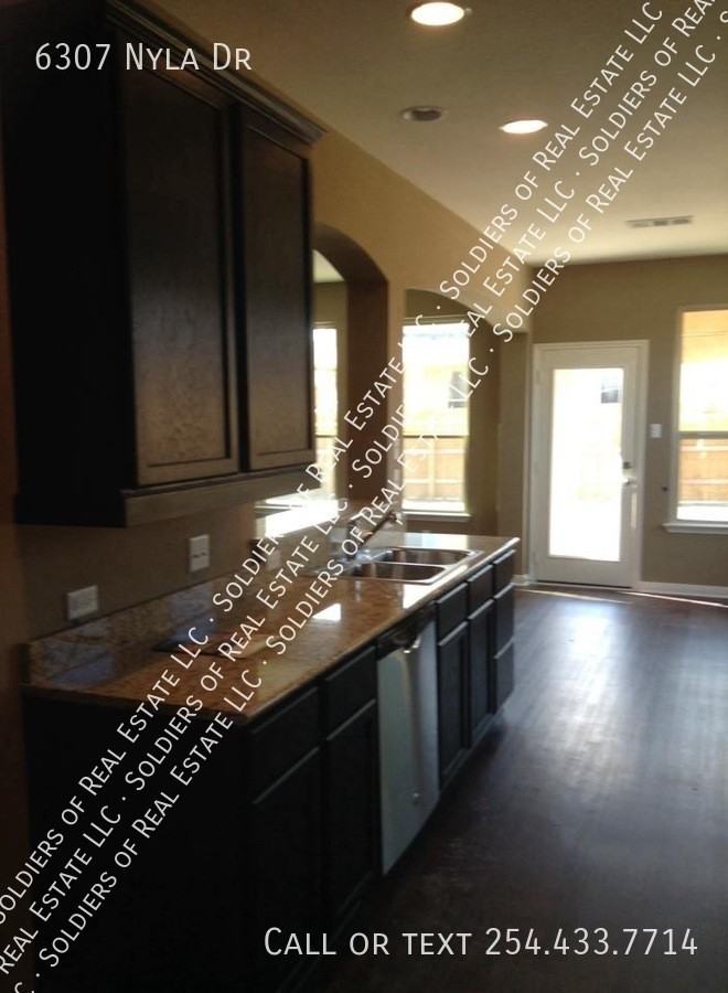 6307 Nyla Dr - Photo 3 of 10