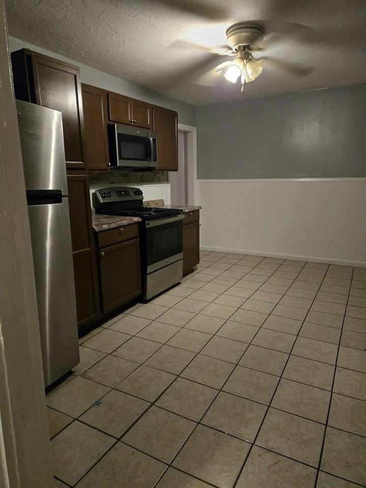 3602 Rose Drive, Unit 1 - Photo 3 of 13