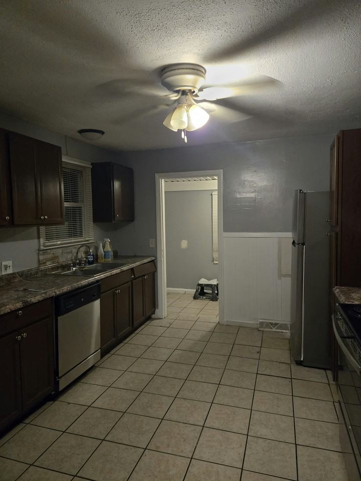 3602 Rose Drive, Unit 1 - Photo 4 of 13