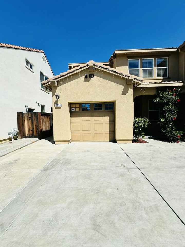 2610 Brookshire Street - Photo 3 of 29