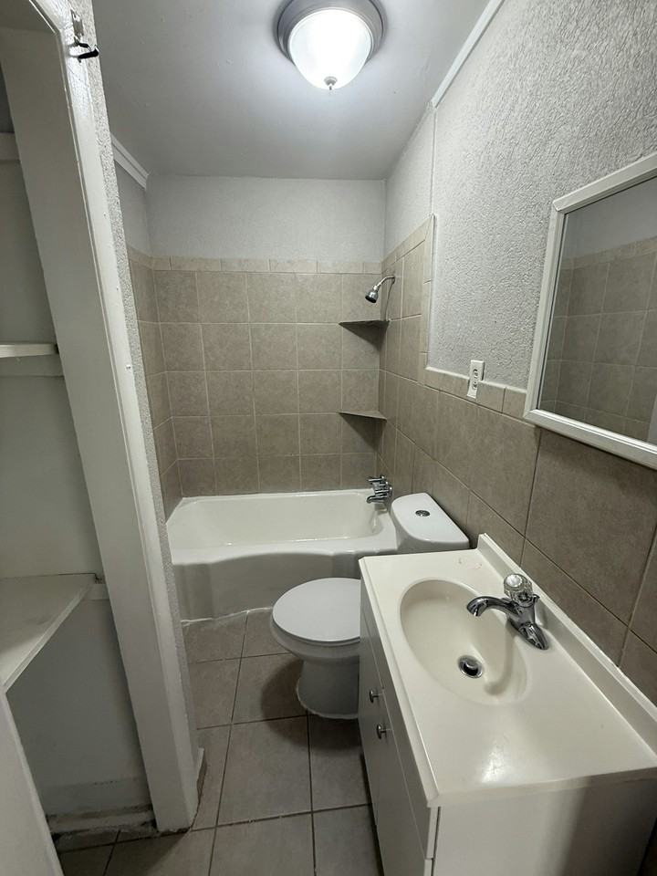 3637 Winston Dr - Photo 3 of 7