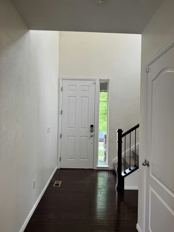 10656 Casper Street - Photo 4 of 30