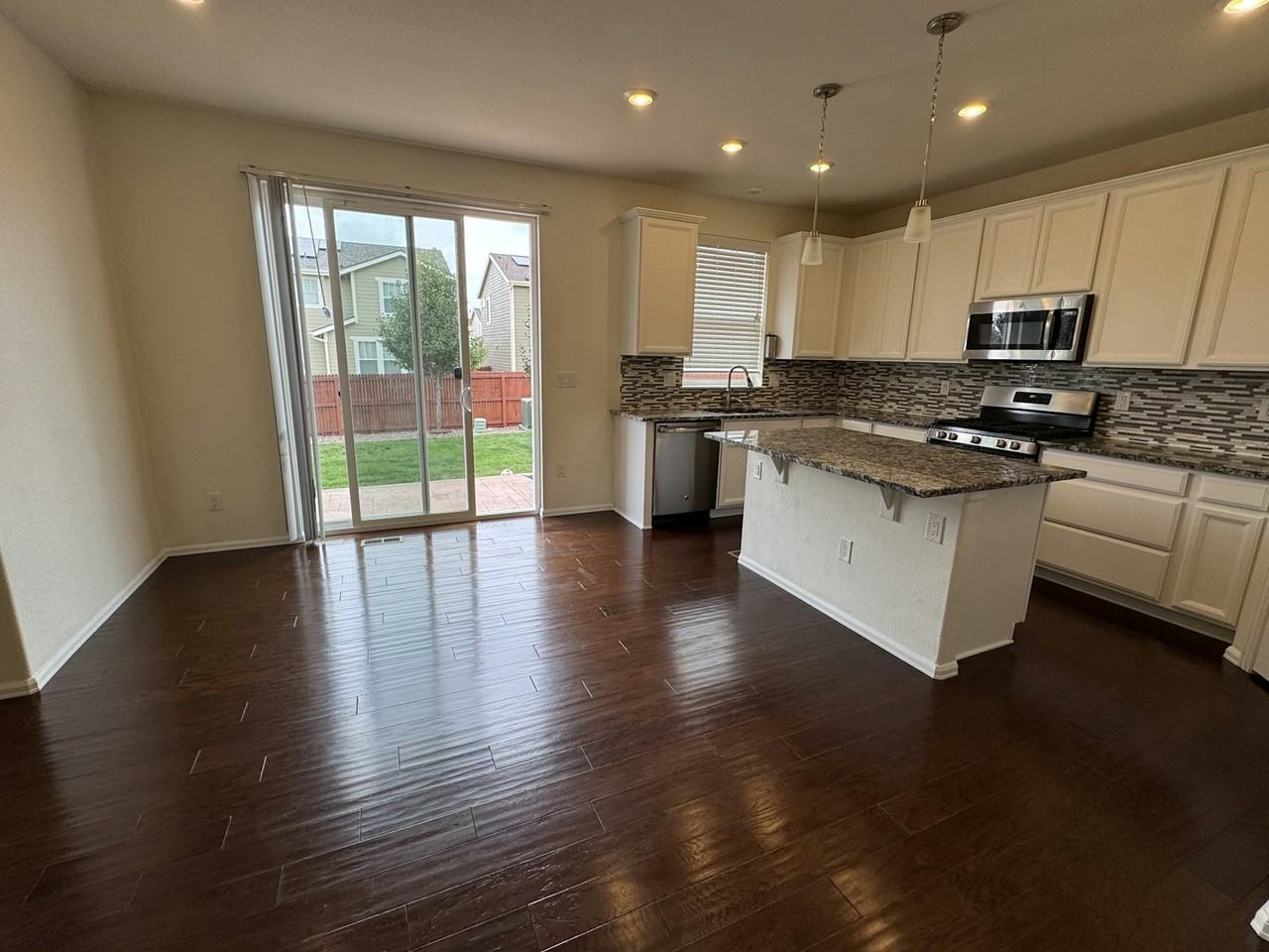 10656 Casper Street - Photo 7 of 30