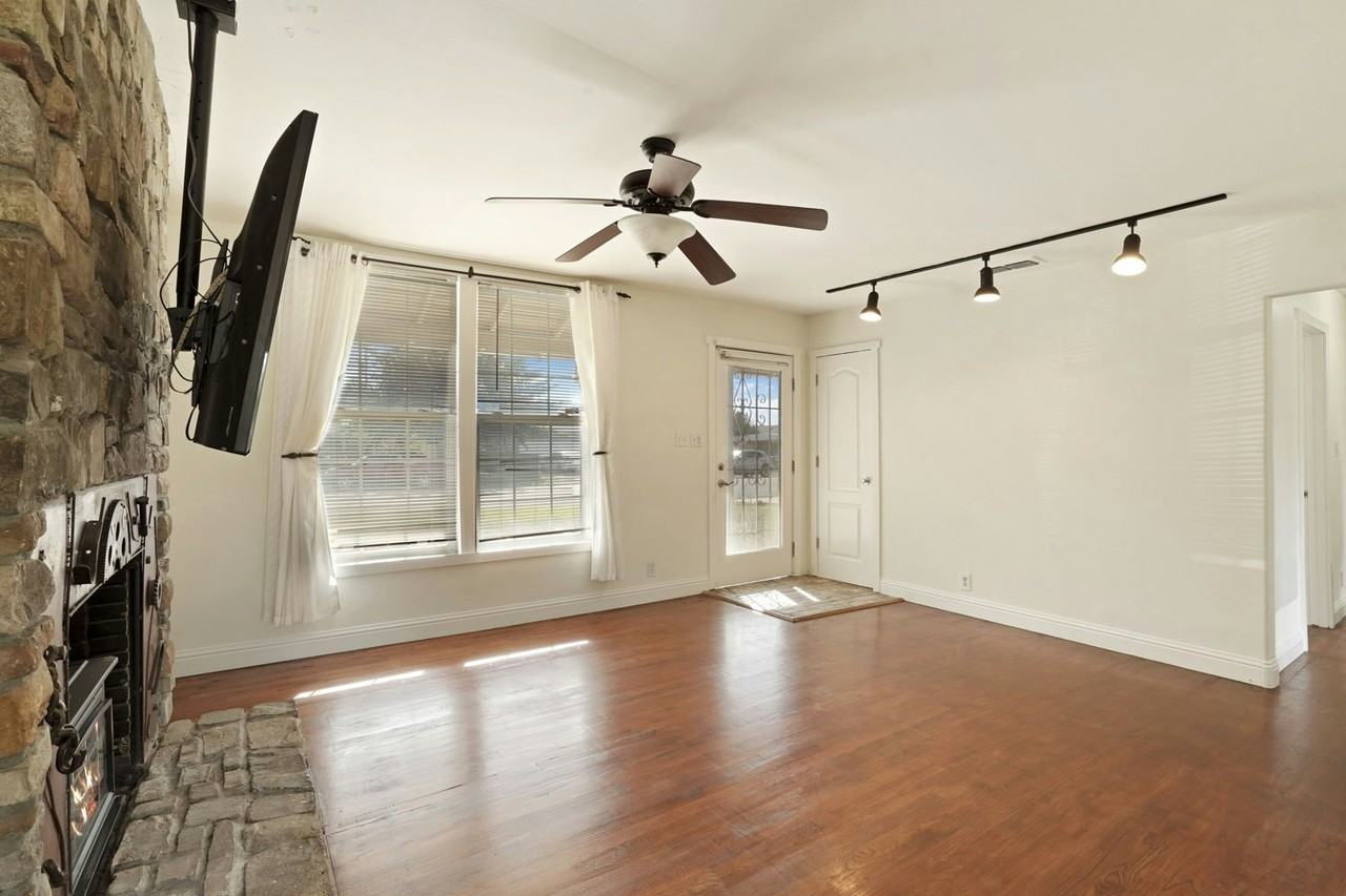 451 Marengo Avenue - Photo 7 of 32