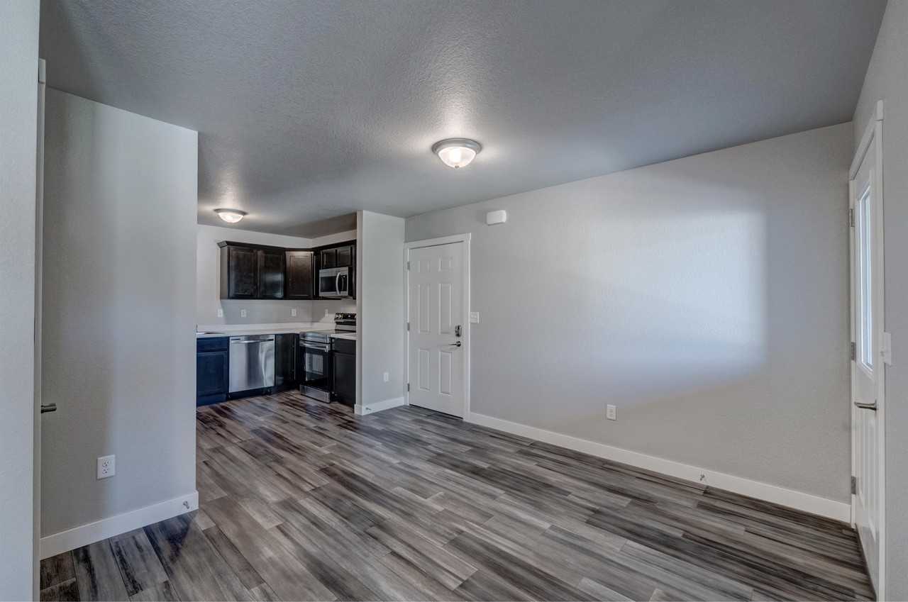 4813 5th Street - Photo 6 of 36