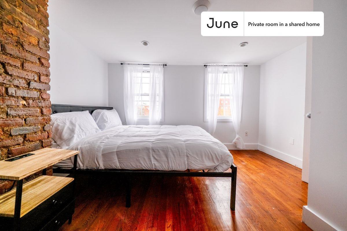 255 Evergreen Ave #B - Photo 2 of 13