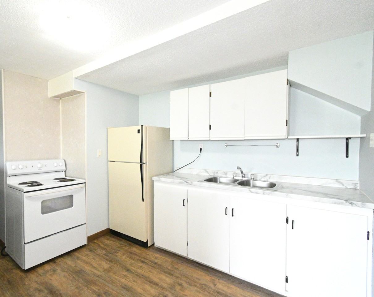 1426 Nation Cres #B - Photo 4 of 12