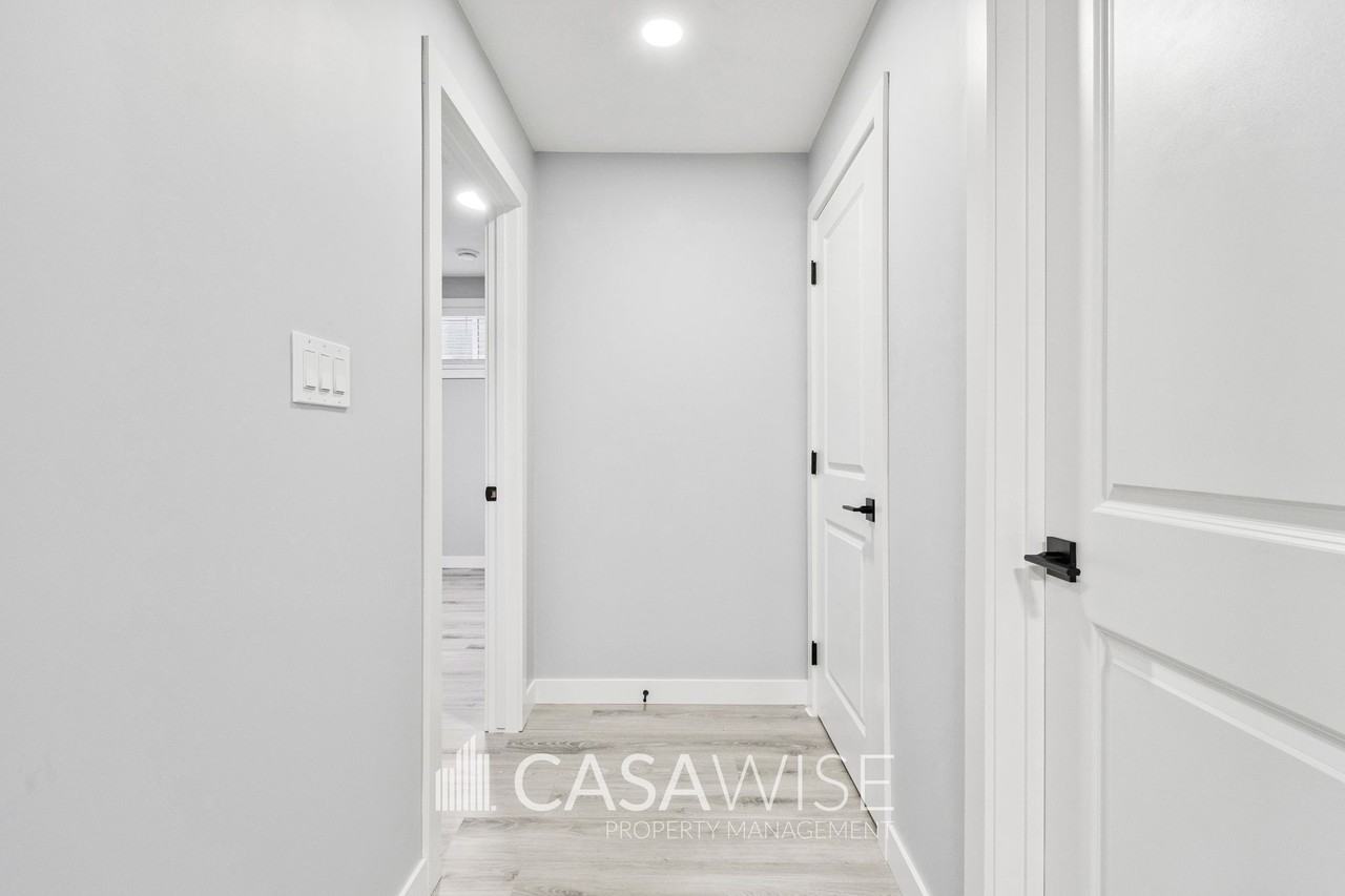 1227 Plum Bend Sw Bsmt #BS - Photo 3 of 12