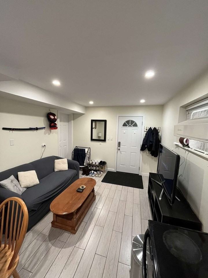 6812 Dunnedin St - Photo 2 of 8