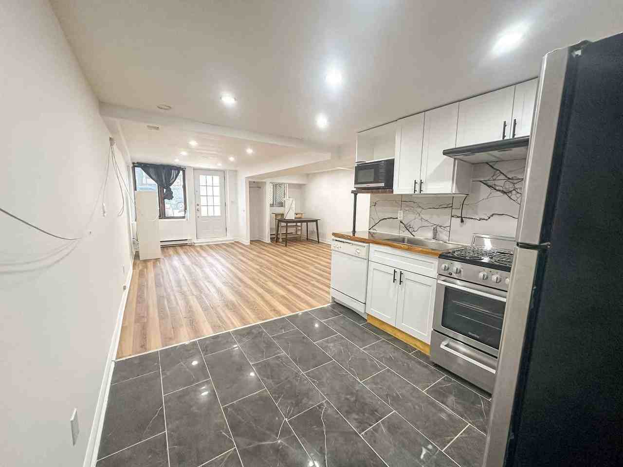 3545 Boul Décarie - Photo 3 of 10