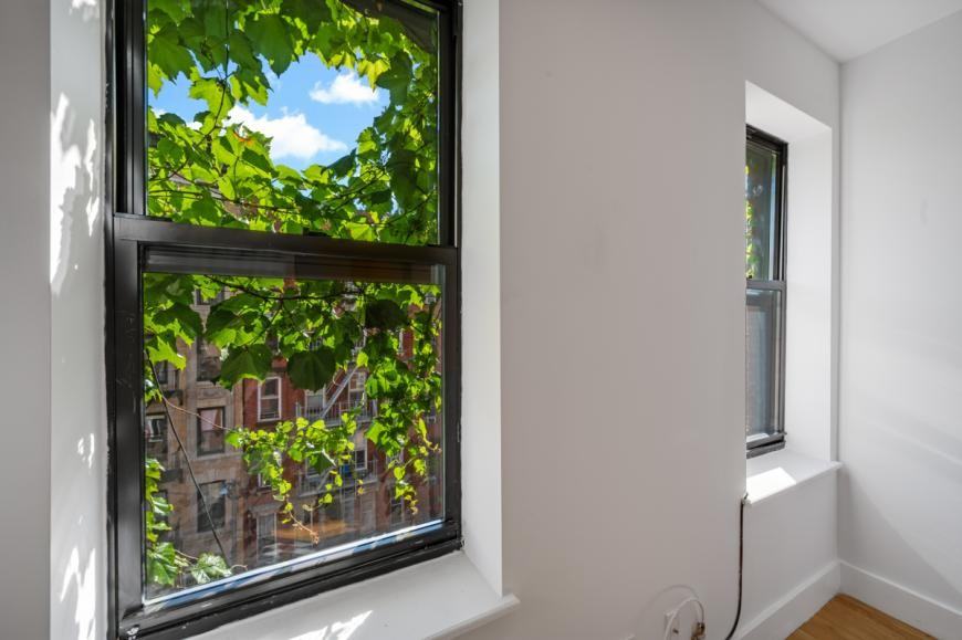 341 East 9th Street - Photo 4 of 6