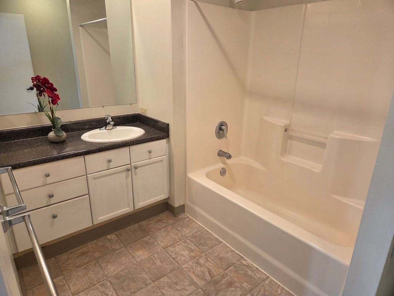 Sixth & Pine Building - Photo 6 of 31