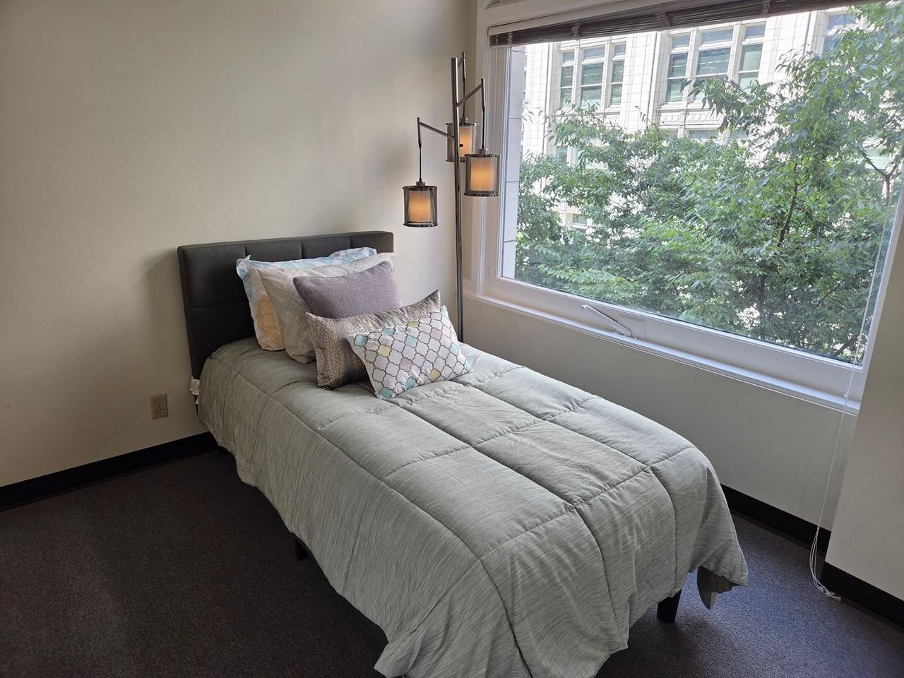 Sixth & Pine Building - Photo 7 of 31