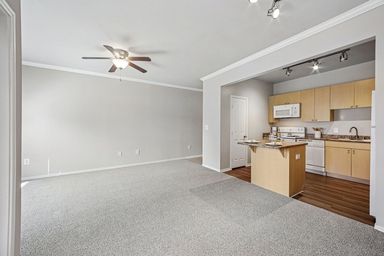 The Residences Of Holland Lake - Photo 4 of 50