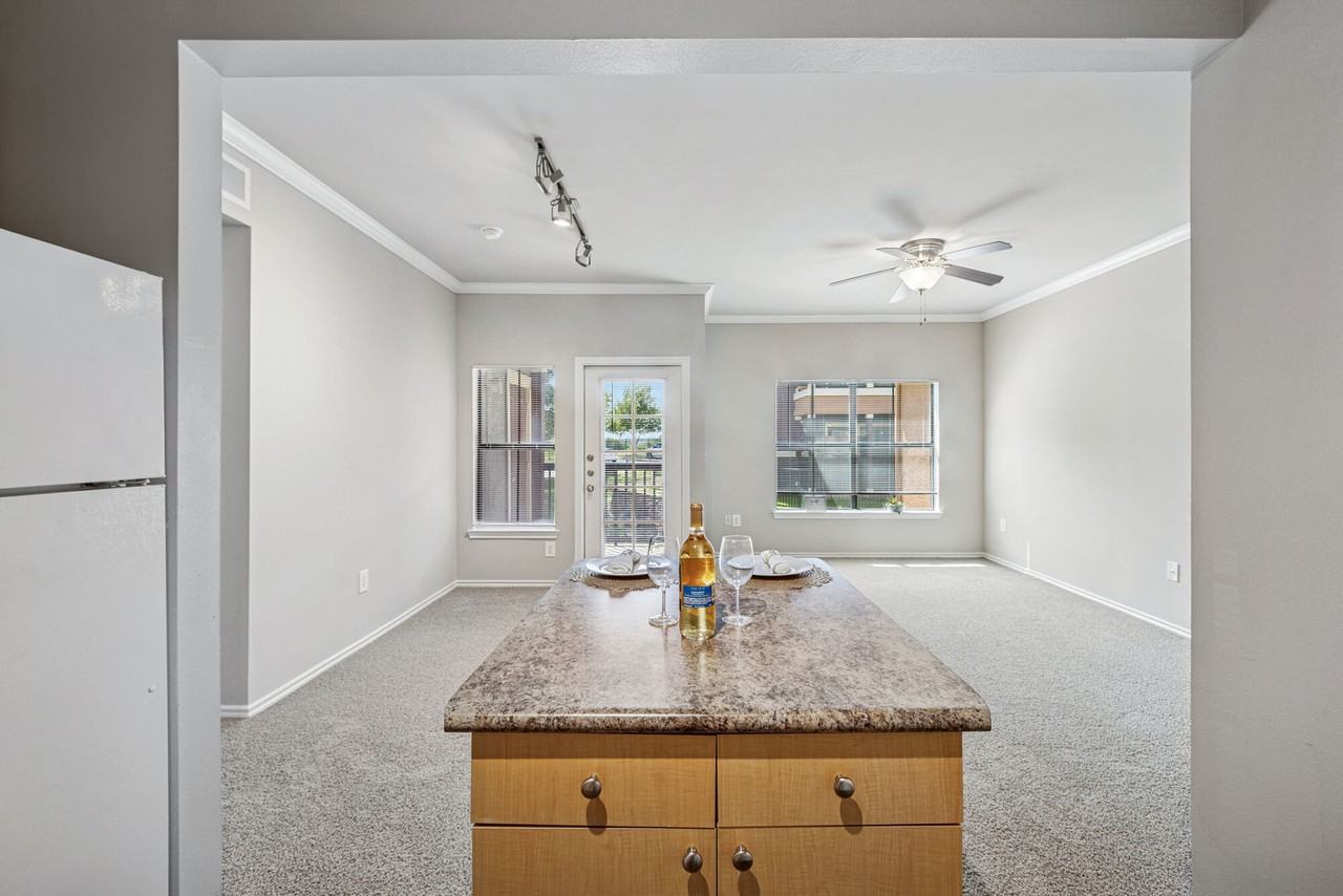 The Residences Of Holland Lake - Photo 7 of 50