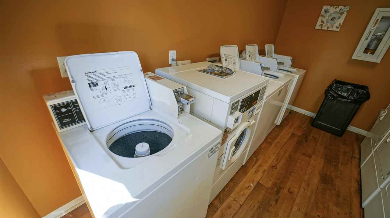 Peyton Park Apartments, L.P. - Photo 7 of 10