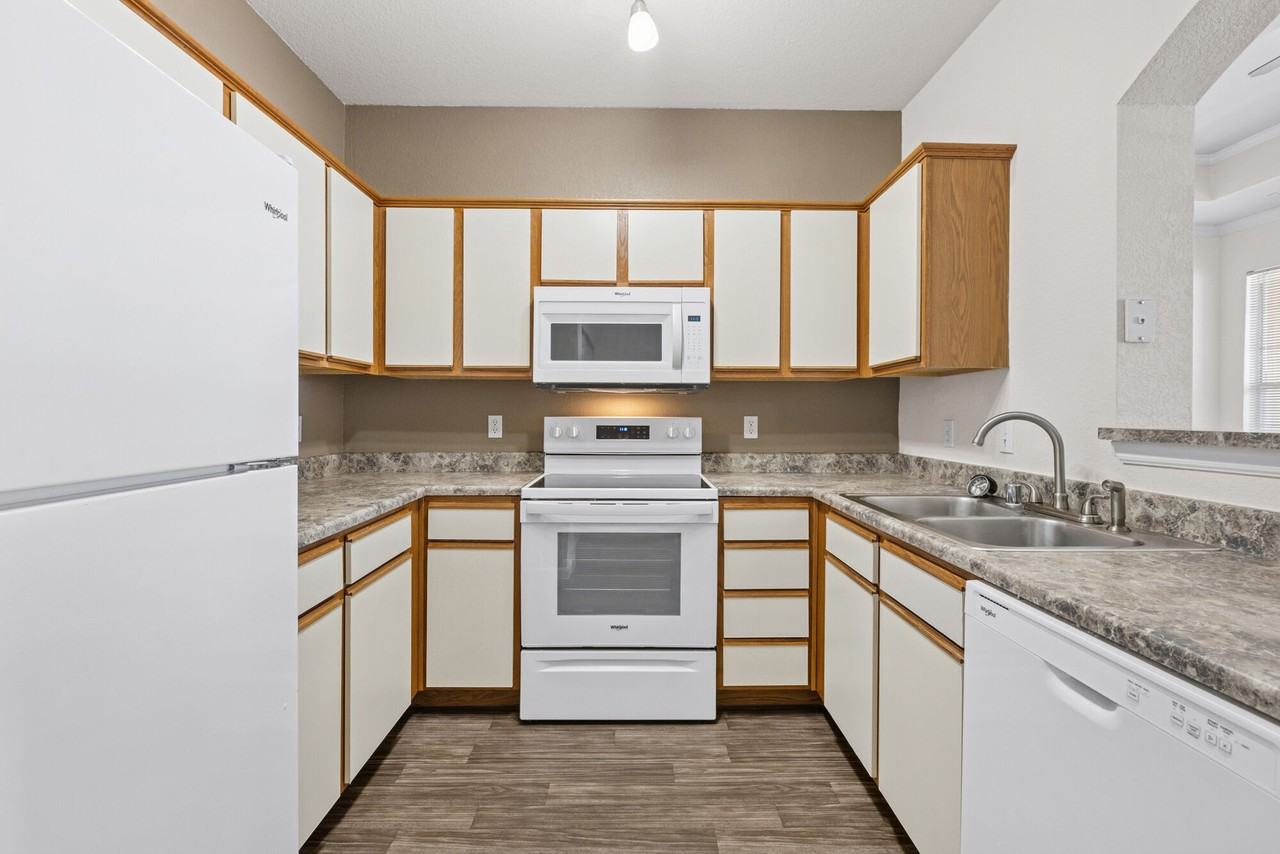 Villas at Park West - Photo 5 of 41