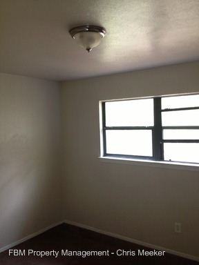 1207 N Clay - Photo 3 of 13