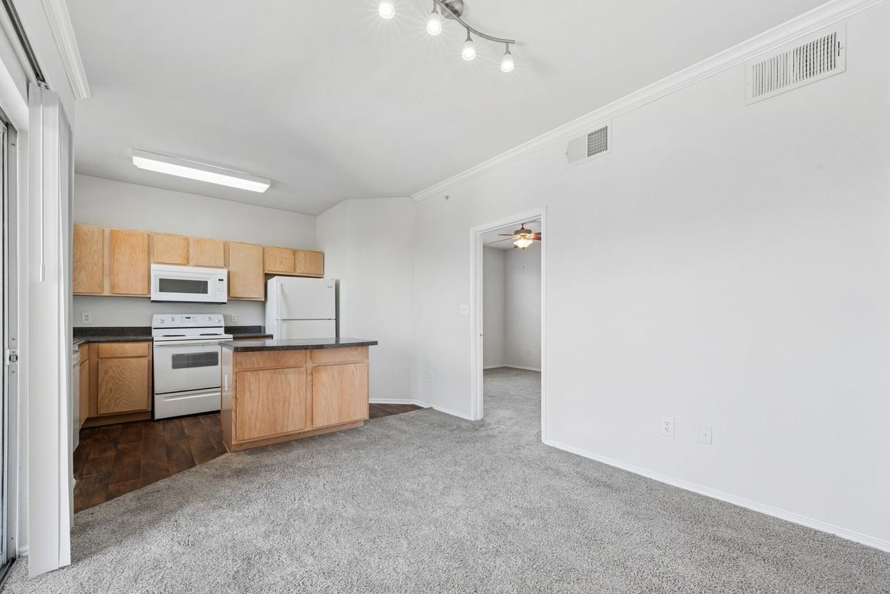 Blue Lake Villas II - Photo 7 of 50