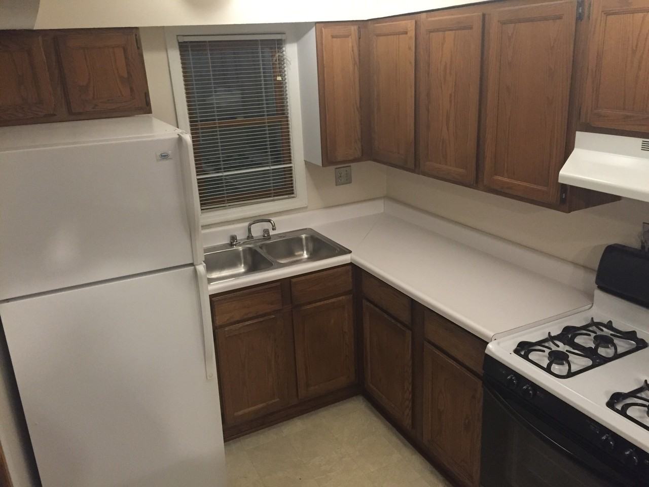 Summit St 814-816 MLR - Photo 3 of 13