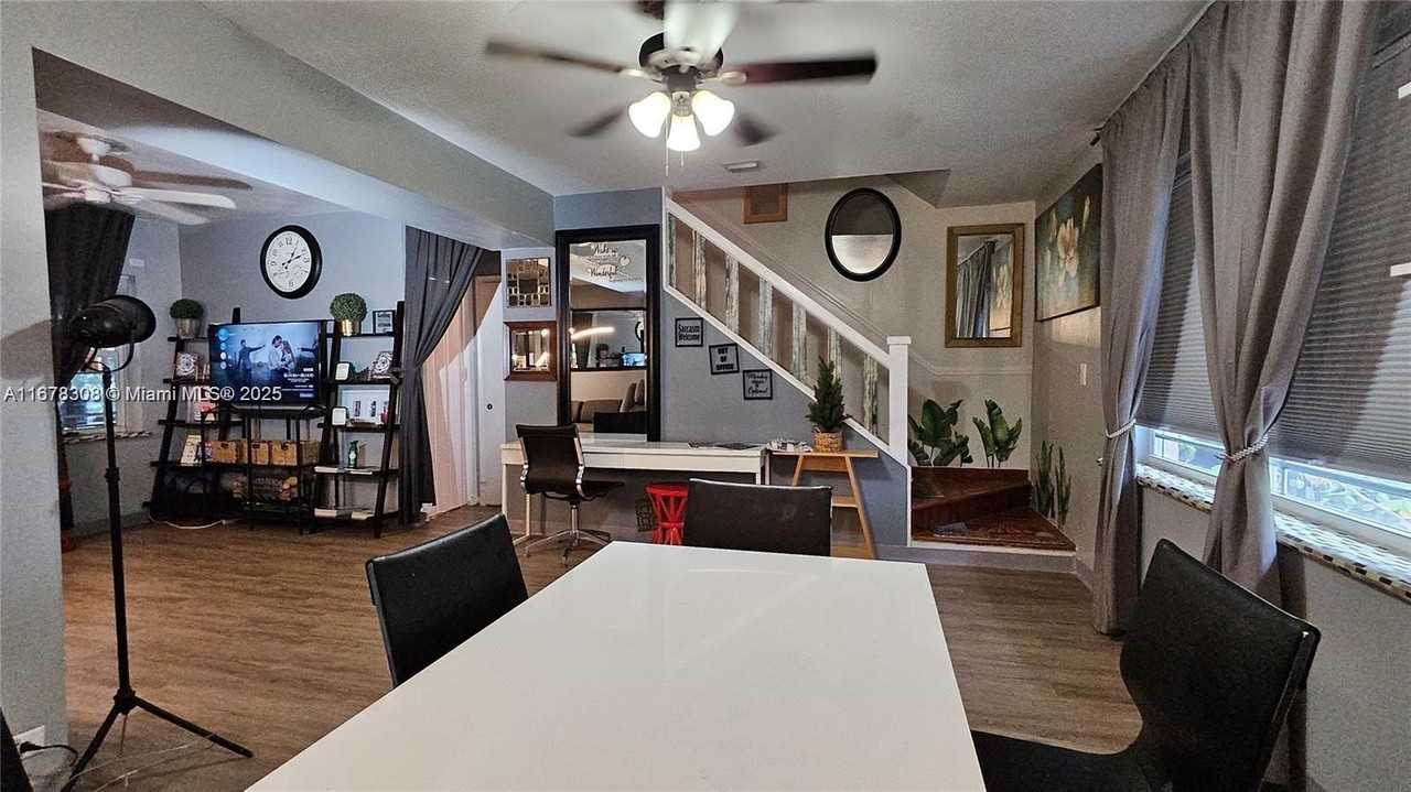 3600 3600 SW S Le Jeune Rd #3600 - Photo 5 of 25