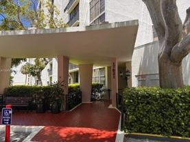 17021 N Bay Rd #221 - Photo 1 of 1