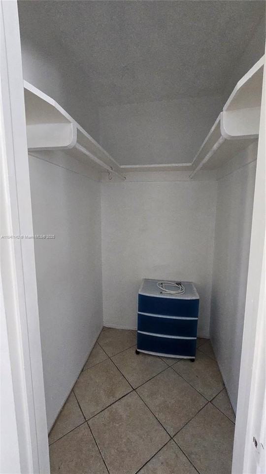 90 Isle Of Venice Dr #9A - Photo 6 of 8