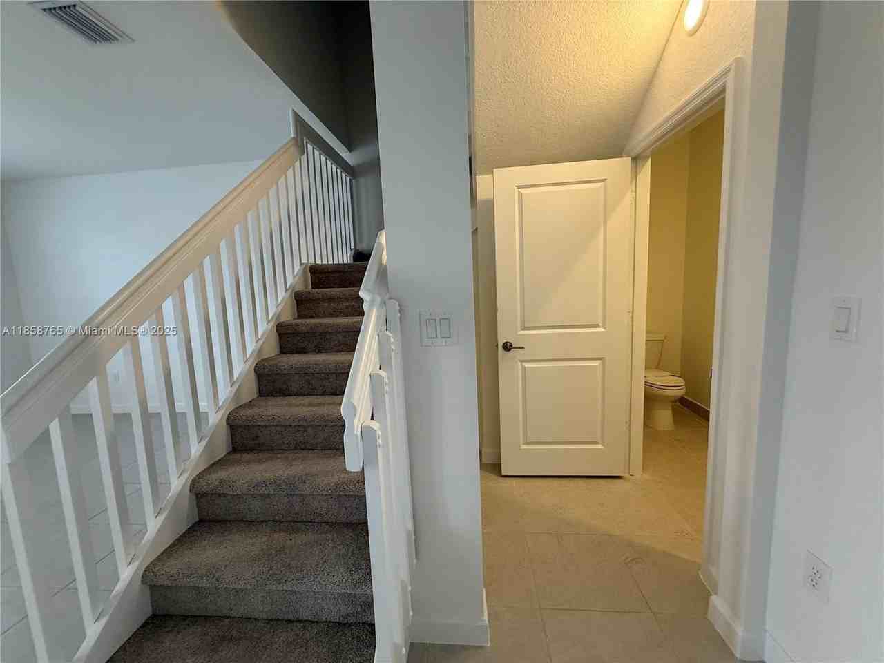 12888 Sw 233rd Ter #0 - Photo 7 of 36