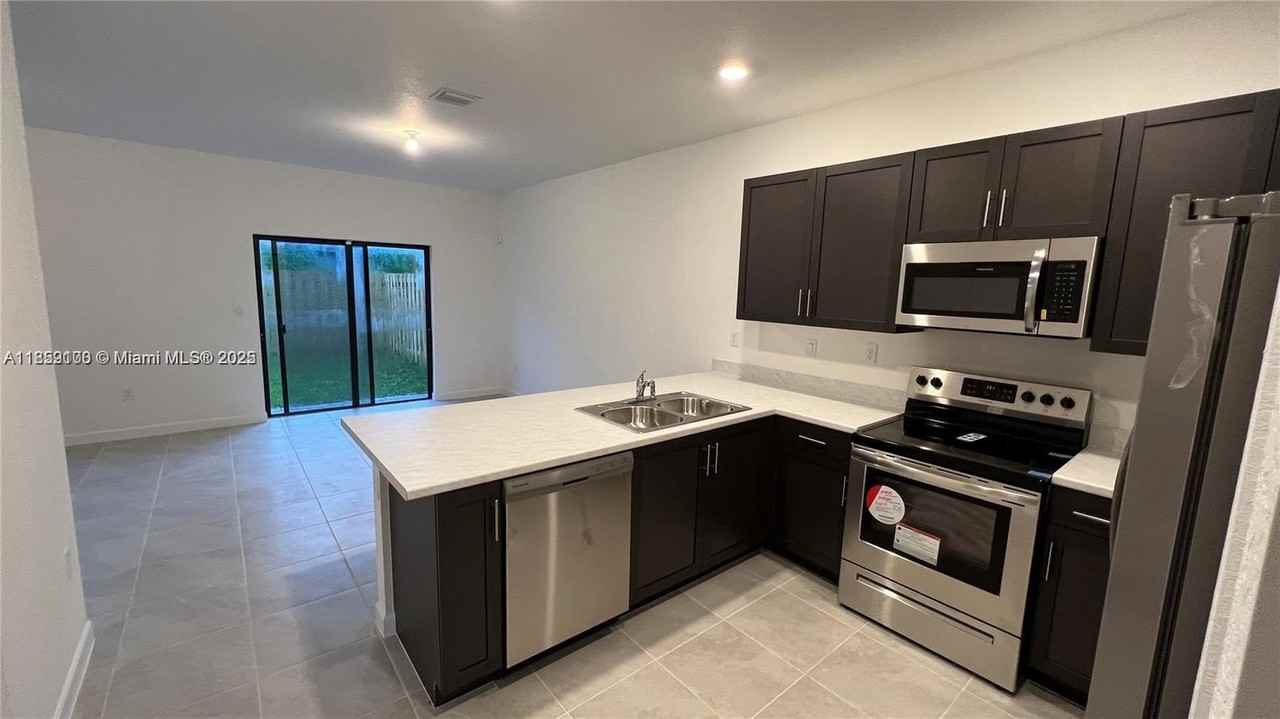 28704 Southwest 134th Court - Photo 5 of 46