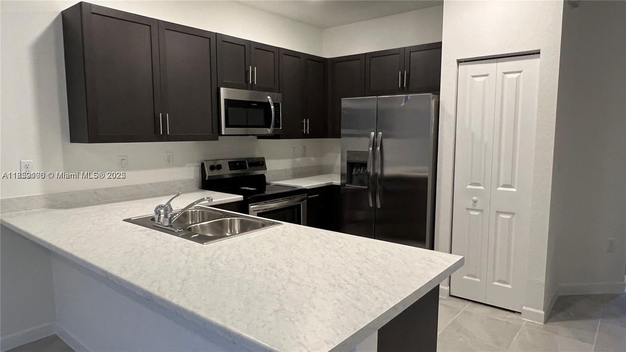 28704 Southwest 134th Court - Photo 7 of 46