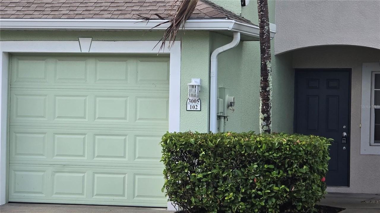 3005 Palmetto Oak Dr #102 - Photo 2 of 32